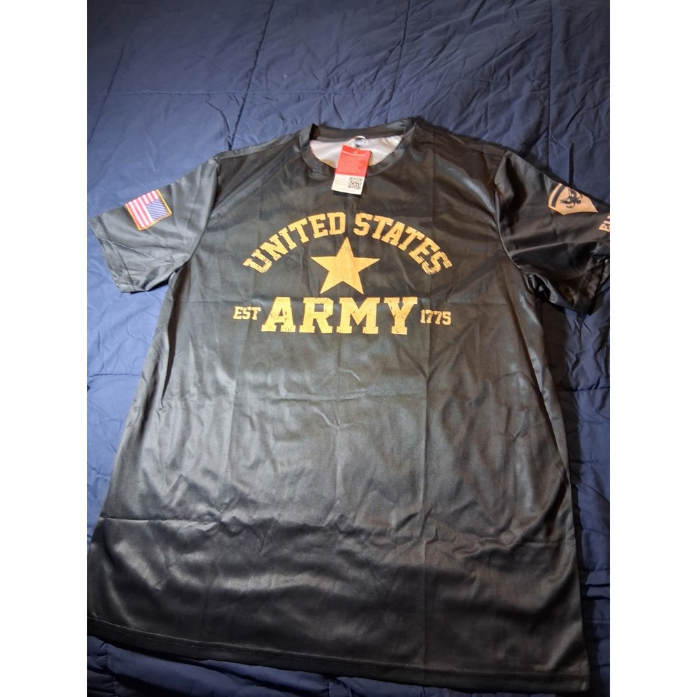 US Army: Born To Serve, Built To Survive American Flag Men's T-shirt XL